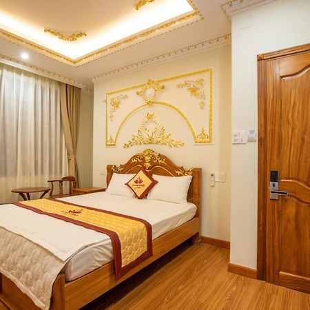 Tri Tam Hotel - Khach San Tri Tam Ben Luc エクステリア 写真
