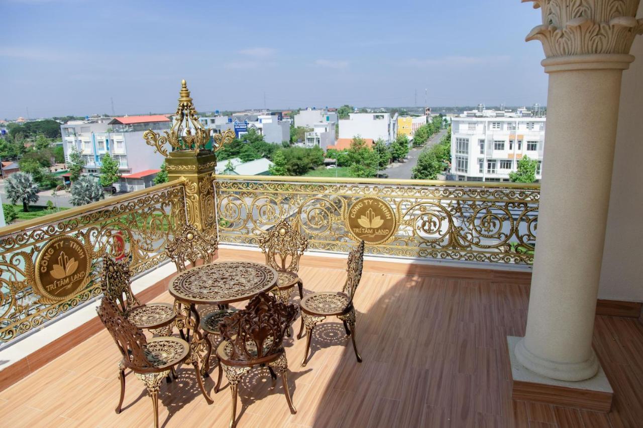 Tri Tam Hotel - Khach San Tri Tam Ben Luc エクステリア 写真
