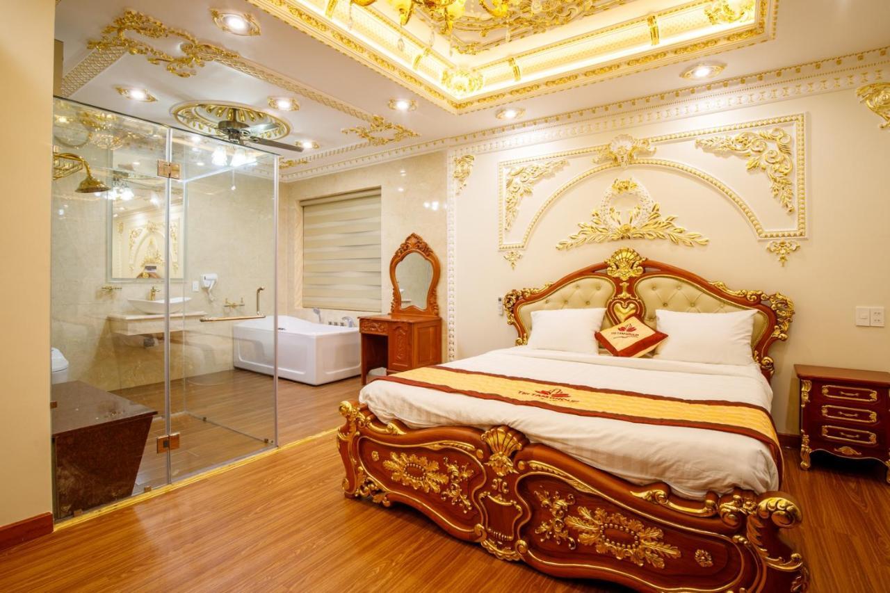 Tri Tam Hotel - Khach San Tri Tam Ben Luc エクステリア 写真