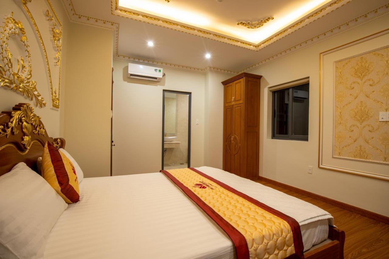 Tri Tam Hotel - Khach San Tri Tam Ben Luc エクステリア 写真