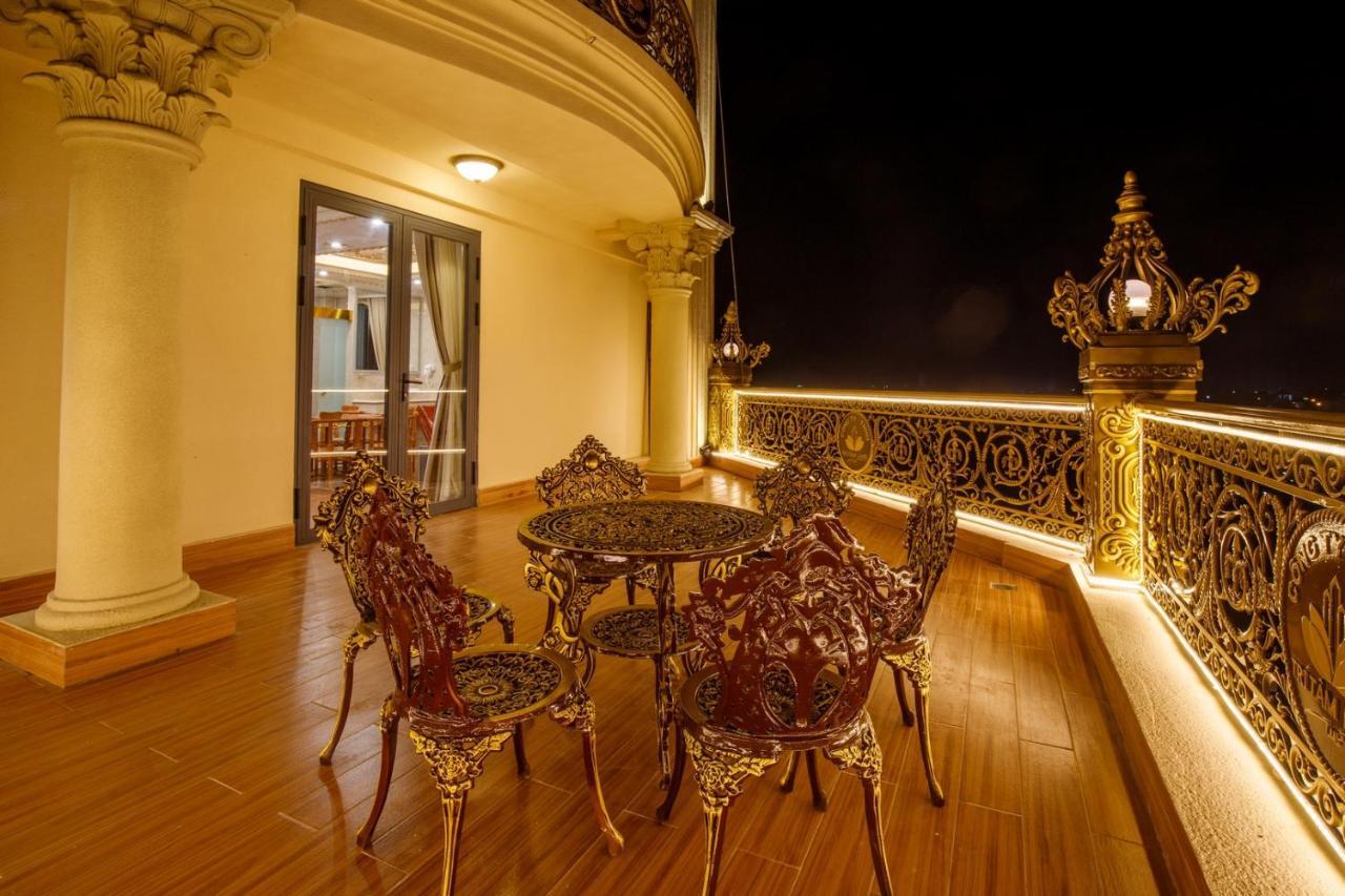 Tri Tam Hotel - Khach San Tri Tam Ben Luc エクステリア 写真