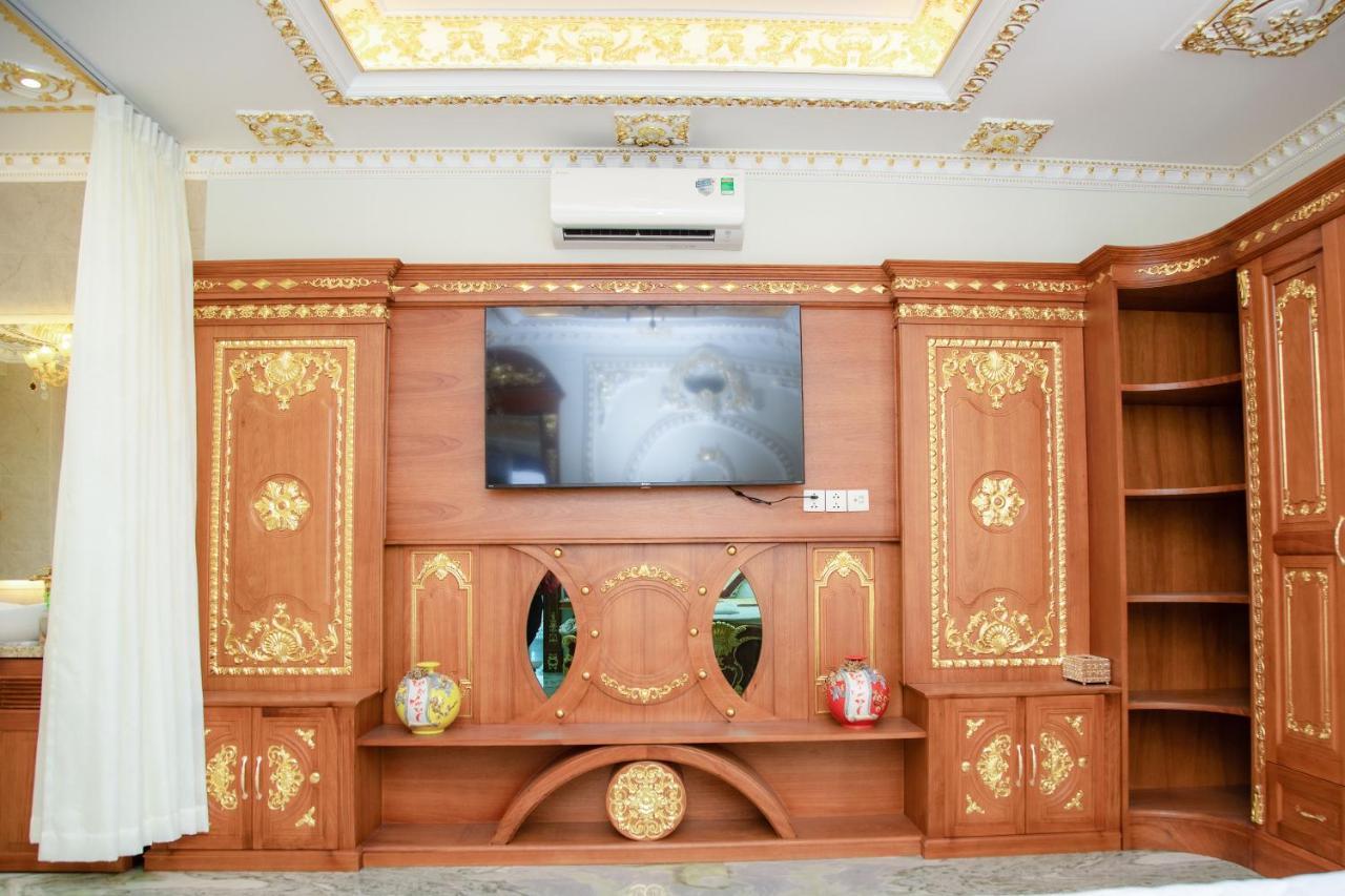 Tri Tam Hotel - Khach San Tri Tam Ben Luc エクステリア 写真