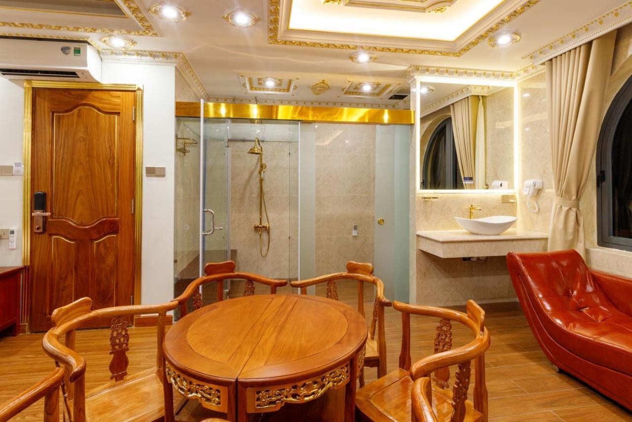 Tri Tam Hotel - Khach San Tri Tam Ben Luc エクステリア 写真