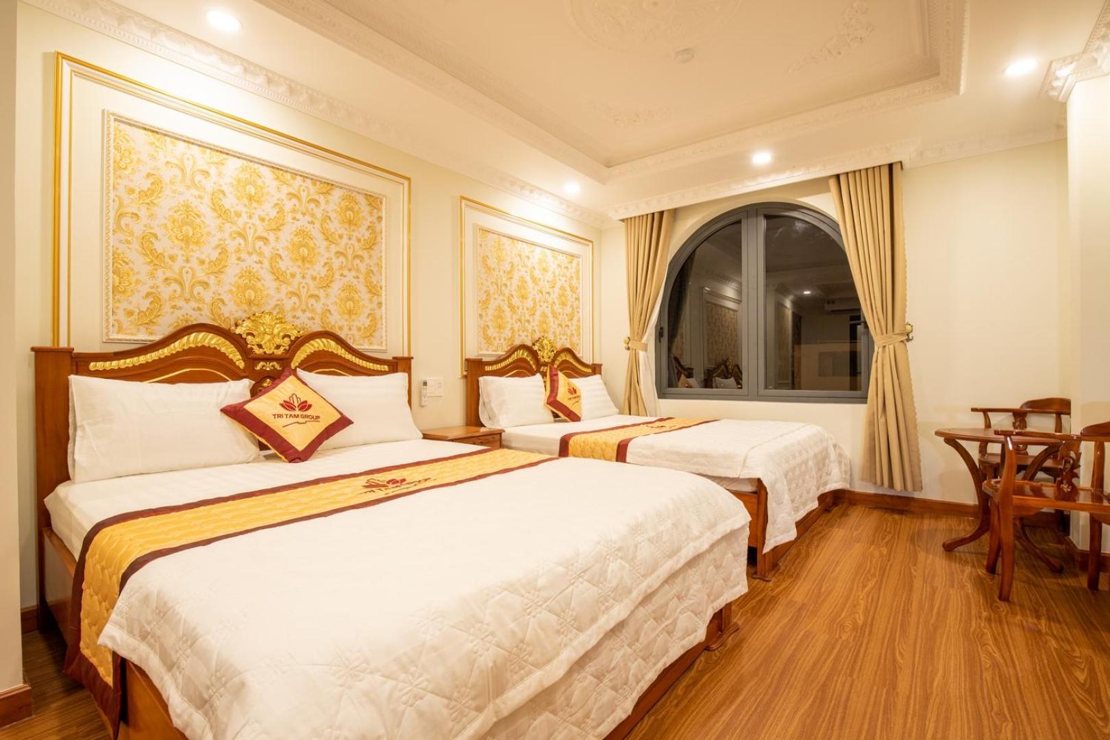 Tri Tam Hotel - Khach San Tri Tam Ben Luc エクステリア 写真